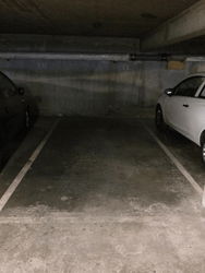 Place de parking, intérieur