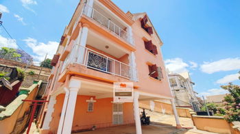 Annonce location VILLA 2 ÉTAGES belle VUE TANA proche PALAIS REINE Antananarivo