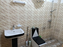 Douche de la chambre au rdc