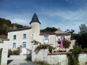 Location manoir cristal chambre familiale 1 futuroscope Beaumont-Sardolles