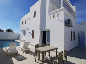 Vente villa piscine située houmt souk Djerba Tunisie
