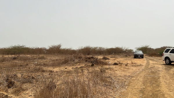 terrains 200 mètres carrés  à vendre à Ndayane