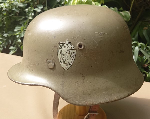 casque militaire collection Norvegien ex-allemand periode 1 Ile Maurice