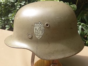 casque militaire collection norvegien ex-allemand periode 1 Baie Ile Maurice