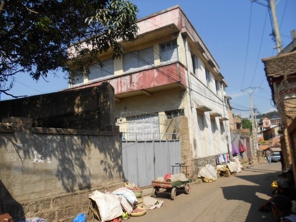 Vente Maison étage R+1 route circulaire Antananarivo Madagascar