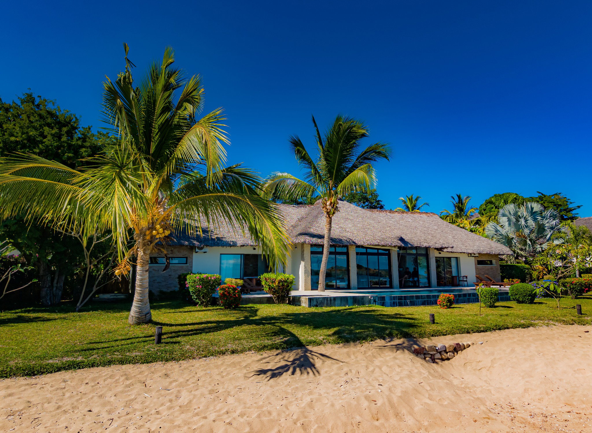 La plage devant la villa