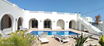 Annonce location MAISON 3 SUITES PISCINE ZONE TOURISTIQUE MIDOUN Djerba