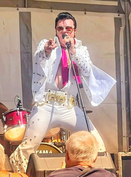 Evil Freddy chante ELVIS