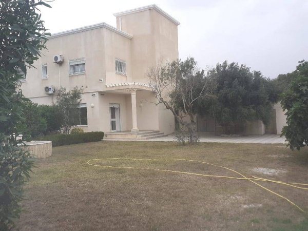 Location 1 superbe villa chott meriem Sousse Tunisie