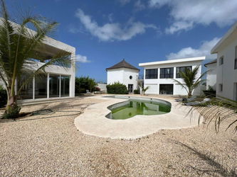 Fonds commerce Maison d&#039;hôtes derrière saly Joseph Saly Portudal