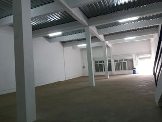Location entrepôt 611 mètres carrés tanjombato Antananarivo Madagascar