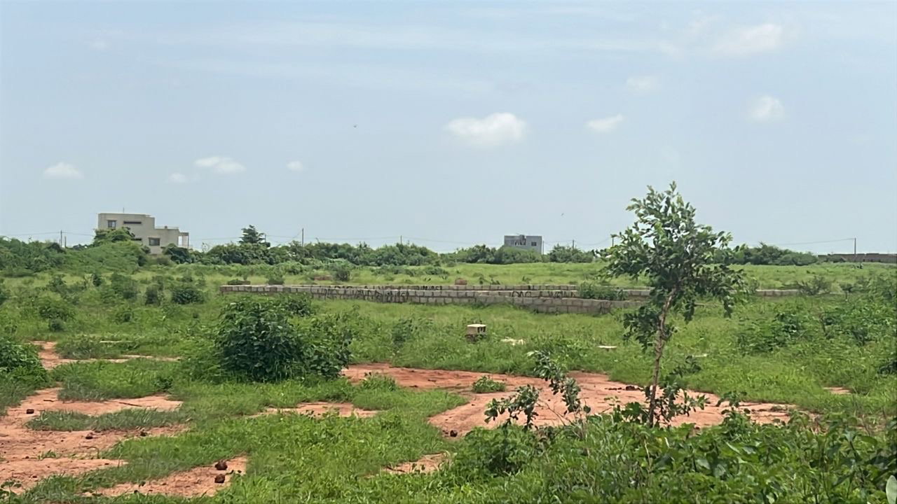 terrains 225 mètres carrés  à vendre à Kiniabour