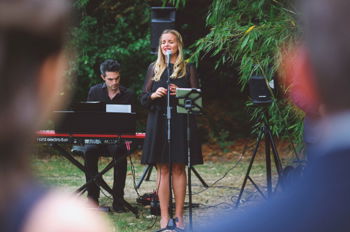 Musique cérémonie laïque duo chanteuse pianiste cérémonie mariage Eure