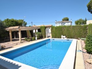 Location Torrevieja villa ind 100m² 2ch 2sdb piscine privée parking