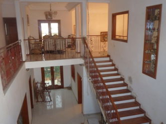 Location luxueuse villa standing r+1 meublée thiès Sénégal