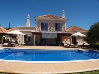 Vente Villa 4 chambres, terrasse avec coin cuisine, Faro