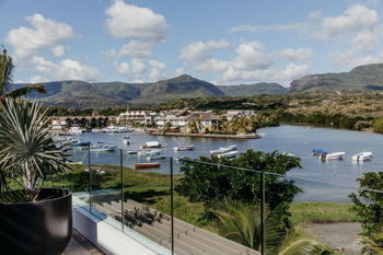 ENTRE MER MONTAGNE !! PENTHOUSE l'EAU FACE BALISE MARINA RIVIERE NOIRE