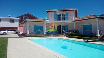 Location Villa étage F4 piscine 612m² terrain Ivato Madagascar