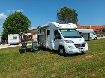 Camping-car profilé maclouis 6 4 places Biscarrosse Landes