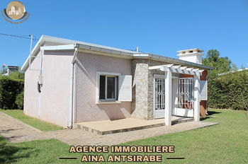 Annonce Vente ✨𝗔 𝗩𝗘𝗡𝗗𝗥𝗘 – 𝗕𝗘𝗟𝗟𝗘 𝗩𝗜𝗟𝗟𝗔 𝗕𝗔𝗦𝗦𝗘 𝗡𝗘𝗨𝗩𝗘 𝗙𝟰✨ ▫️ Antsirabe