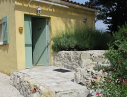 La piscine est proche