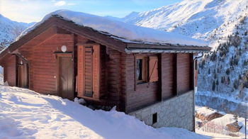 Chalet Les épilobes été hiver 10 personnes piscine 2 parkings couverts