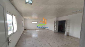Location Immeuble usage mixte BDR Ampasapito Madagascar