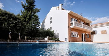 ALCOSSEBRE VILLA SPECTACULAIRE CENTRE-VILLE 3 CHAMBRES DOUBLES PISCINE BARBECUE GARAGE 4 VOITURES EXTRAS