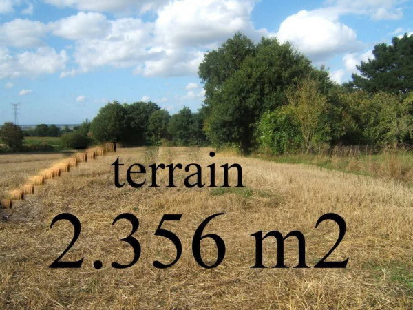 18 mètre de façade trois chambres et 2356 mètres de terrain