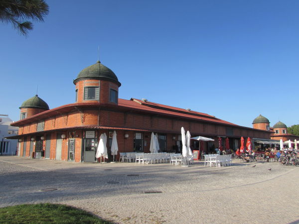 marché d olhao  2kms