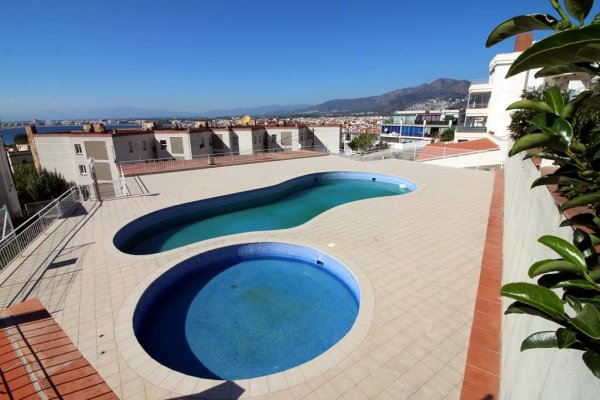 Location jolie studio Rosas terrasse vue Mer piscine Espagne
