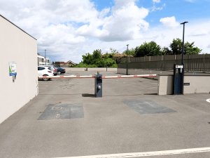 Garage / place de parking à louer à Châtenay-Malabry / Hauts de Seine