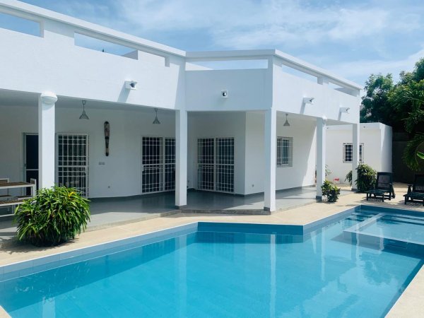 Vente somone belle villa 4 pièces piscine Sénégal