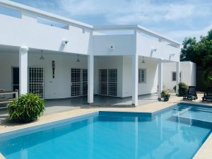 Annonce Vente somone belle villa 4 pièces piscine Sénégal