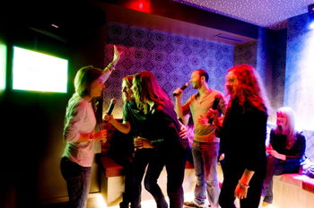 KARAOKE