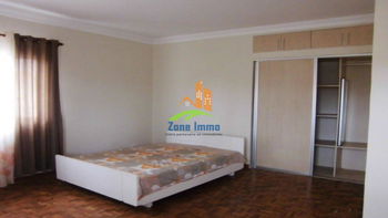Vente Villa étage F6 750m² terrain Ambatobe Madagascar