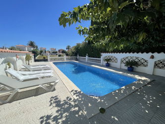 Vue sur la piscine