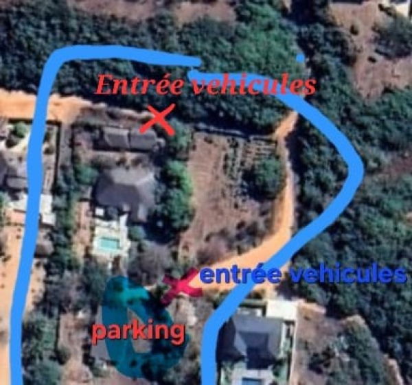 vue des accès et entrées voitures de la propriété