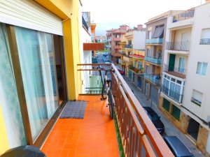 Annonce vente spacieux appartement 3 chambres centre roses Espagne