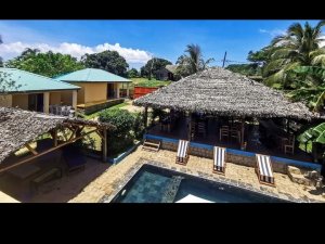 Vente maison plus bungalow Ile Nosy Be Madagascar