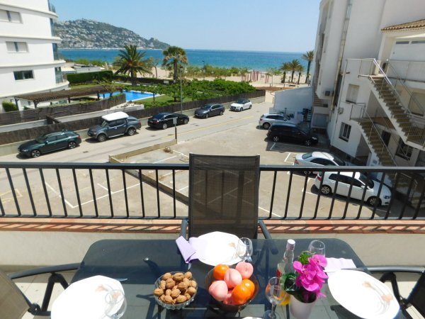 A-223 Appartement vacances 2 chambres grande terrasse parking Salatar Roses
