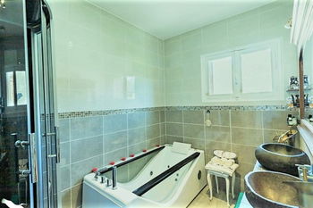 sale de bain  au première etageétage