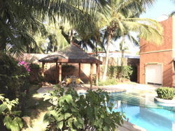 Piscine + case de détente