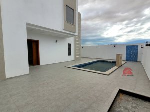 Vente villa piscine privÉe À houmt souk djerba rÉf v 632 Tunisie
