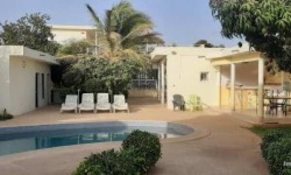 Vente Villa piscine Ngaparou Saly Portudal Sénégal
