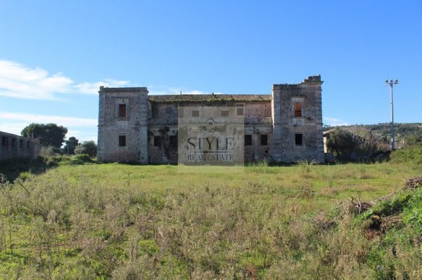 Vente Somptueux manoir ancien des années 1700 terrain Syracuse Siracusa