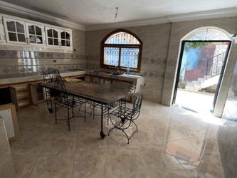 location 1 cave 1 villa vide pour longue durée Marrakech Maroc
