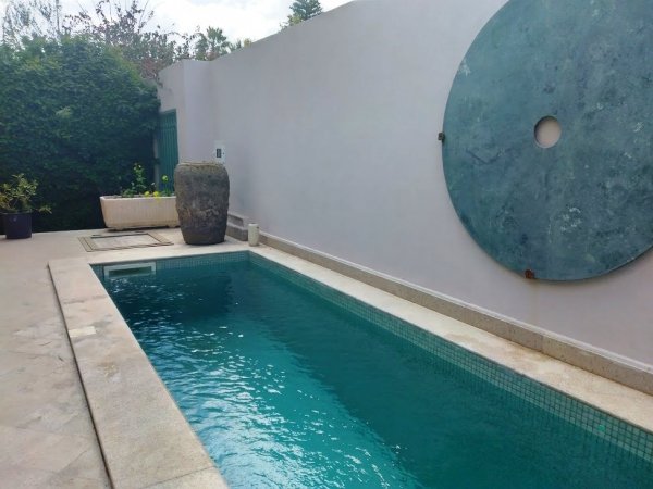 Vente Berges Lac 1 villa duplex 2 suite 1 ch piscine jardin parking Tunis