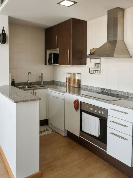 Appartement moderne avec terrasse, piscine et parking à 5 minutes de la plage