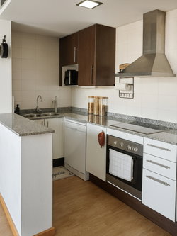 Appartement moderne avec terrasse, piscine et parking à 5 minutes de la plage